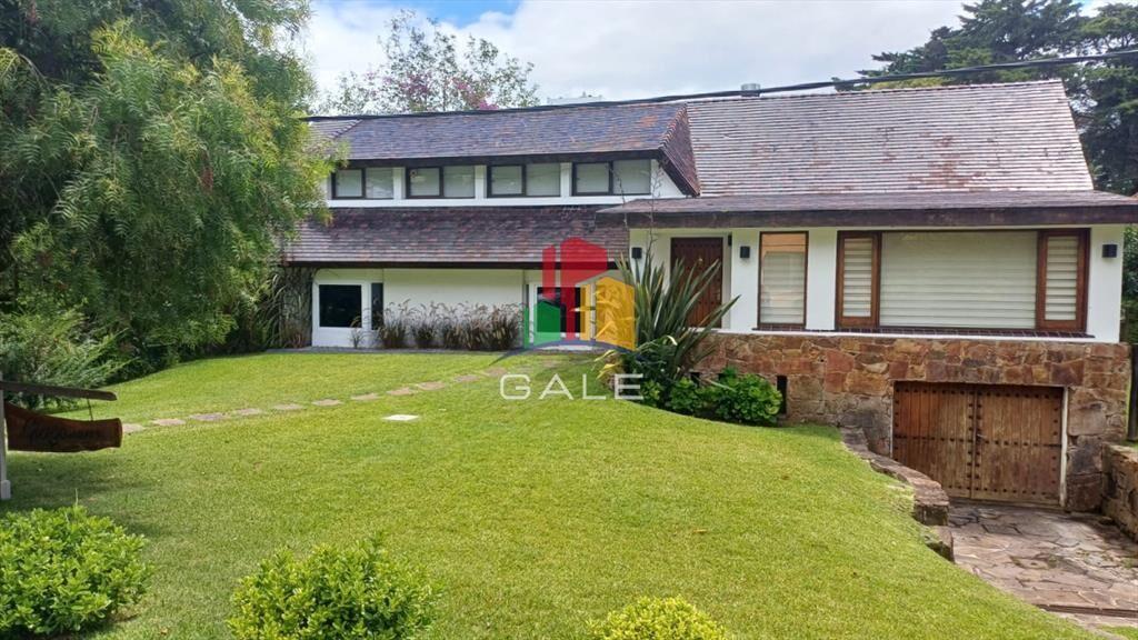 Vende gran casa para vivir todo el año, de 3 en