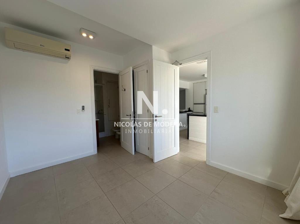 Apartamento de 3 dormitorios y 3 baños