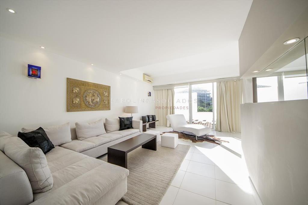 Hermoso triplex en venta en Aguas Azules, Punta