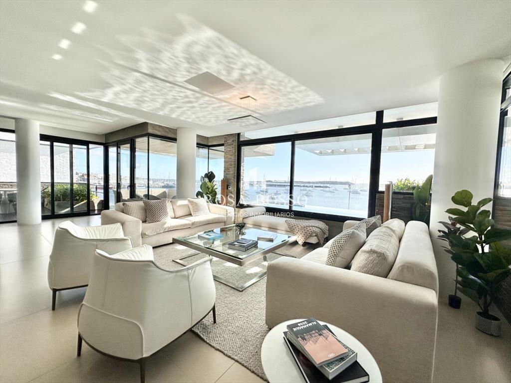 Apartamento en Alquiler Exclusivo 4 Dormitorios