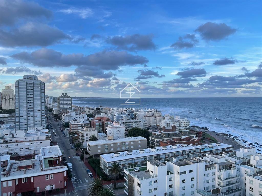 Apartamento en torre de categoría