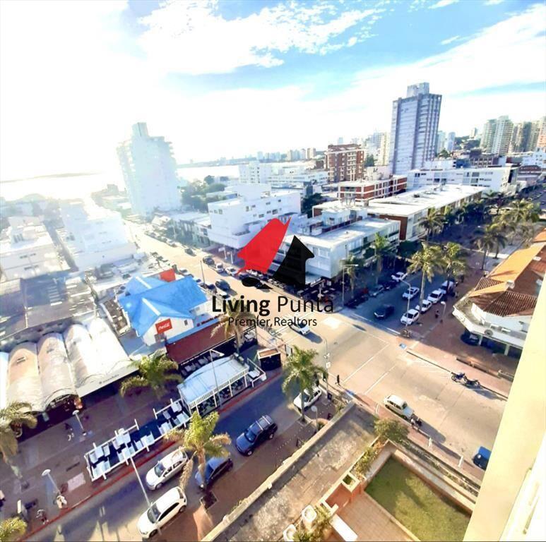 Hermosa vista y sol en punta del este