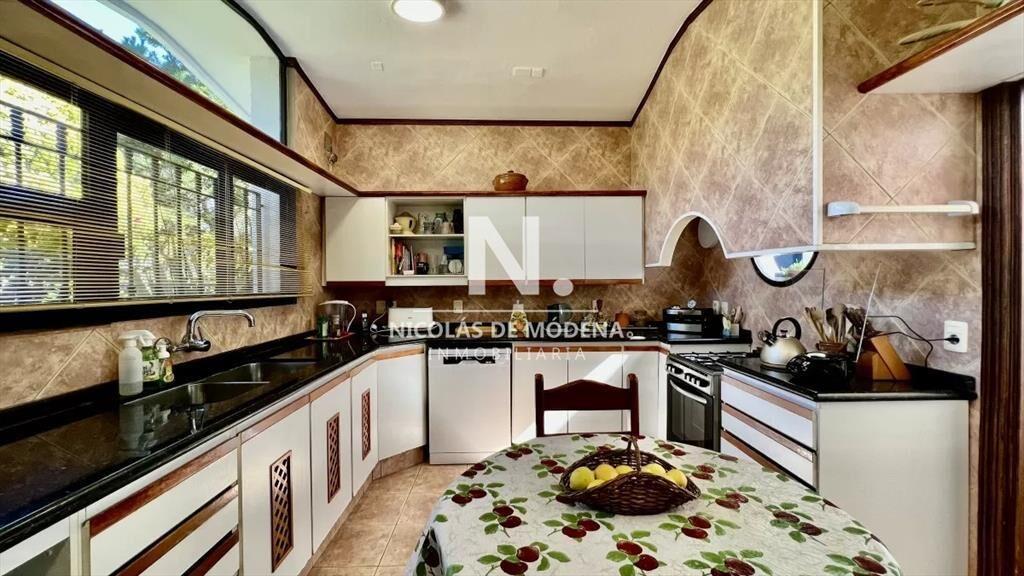 Espectacular casa con 4 dormitorios, en venta