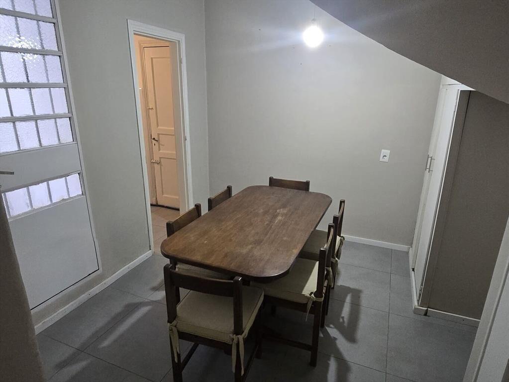 Gran ubicación de Pocitos, apto. tipo casa, excelente estad