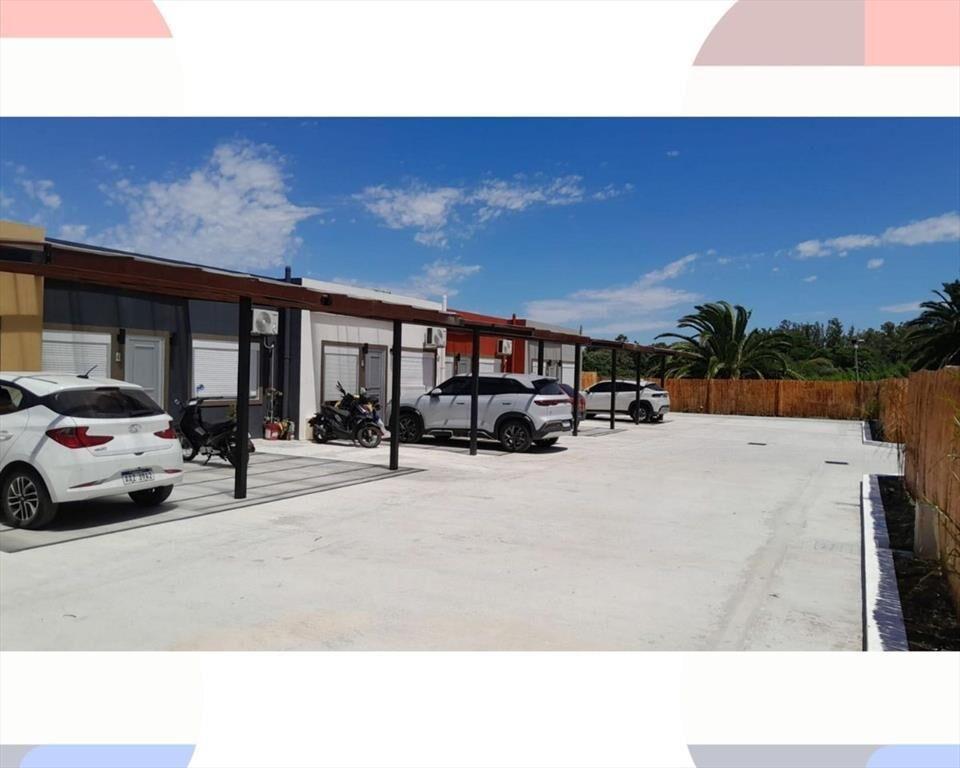 Casa 3 ambientes en VENTA en Colonia con piscina
