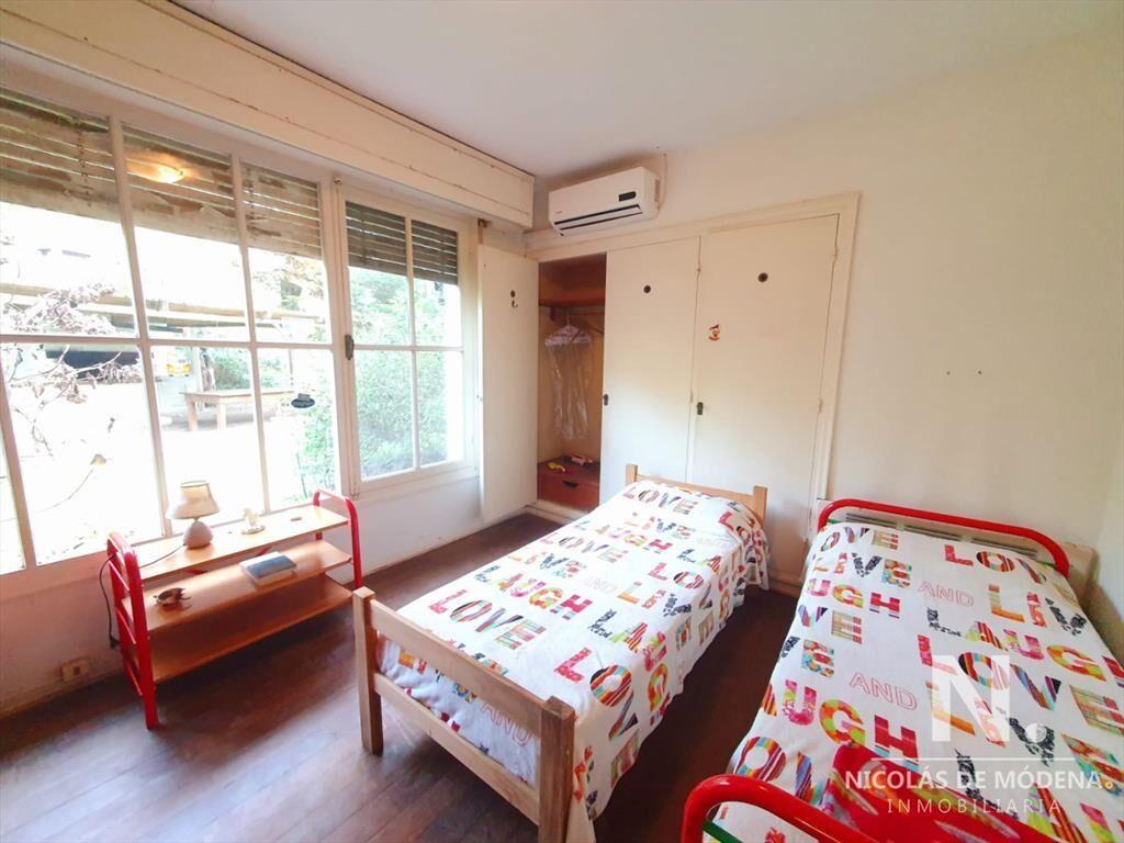 Venta de casa de 4 dormitorios en barrio Cantegril, Punta d