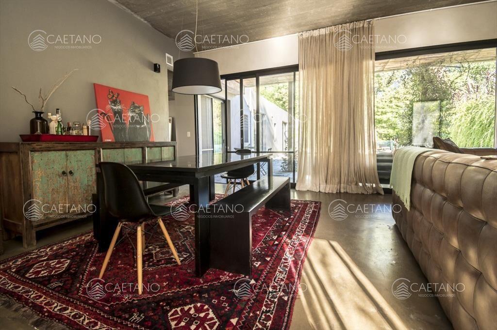 Excelente casa de estilo Minimalista en Barrio La