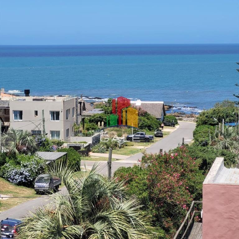 Apartamento en La Barra, 3 dormitorios *