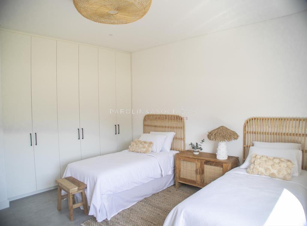 Hermosa casa en venta de 4 dormitorios en Laguna