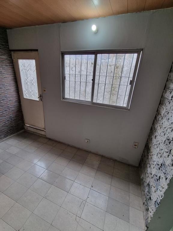 Venta De Casa Con Cochera Jardín y Parrillero
