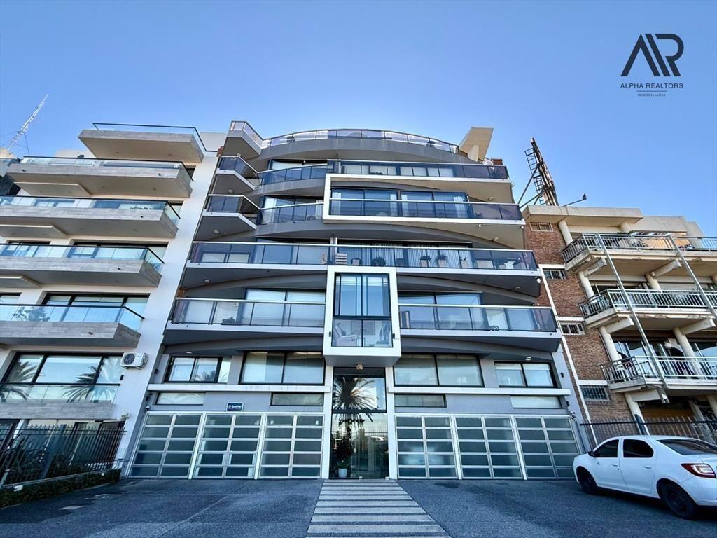 Apartamento Rambla Malvin 3 dormitorios garaje patio