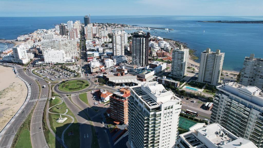 Apartamento en Venta de 3 dormitorios Frente al ,