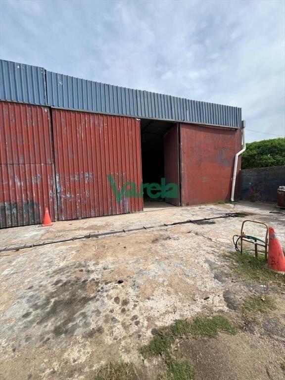 Alquiler de gran galpon, 220 m2 en Neptunia, a 8
