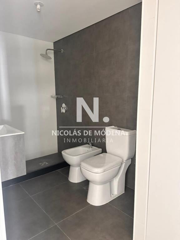Venta Monoambiente con patio al Frente, Entrega .