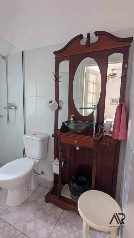 Casa en alquiler anual de 4 dormitorios en suite con pis...