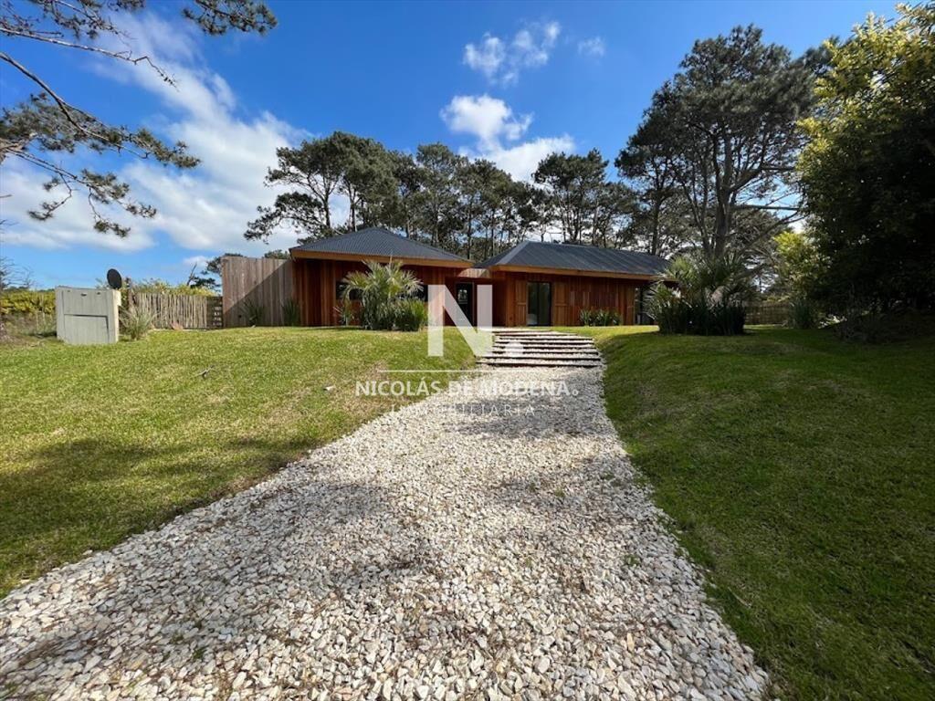 Venta de casa de 4 dormitorios en Pinar del Faro,