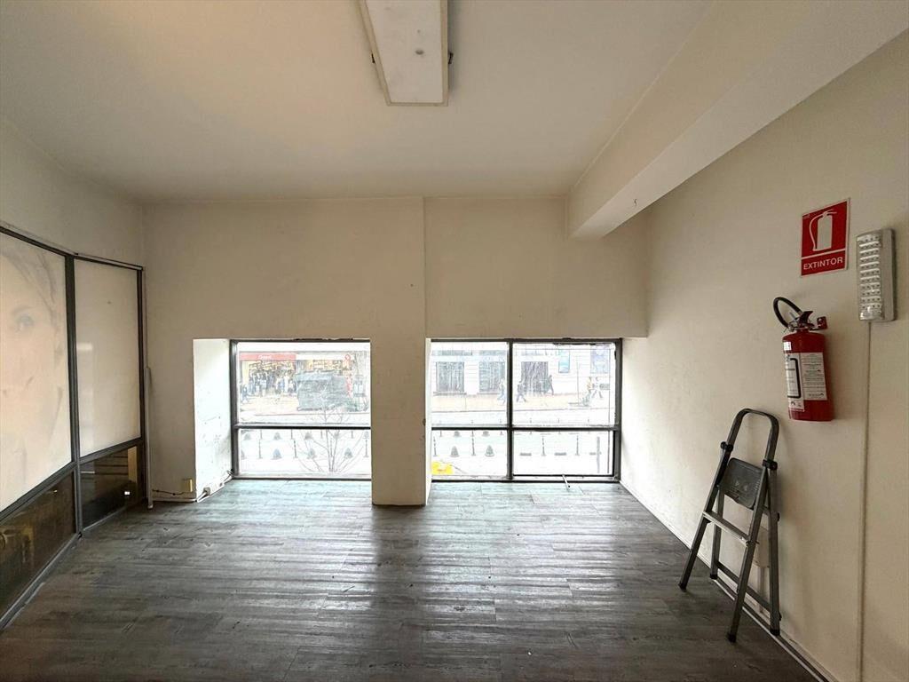 Alquiler de Local comercial en Av. 18 de Julio con 61 Mts2 e