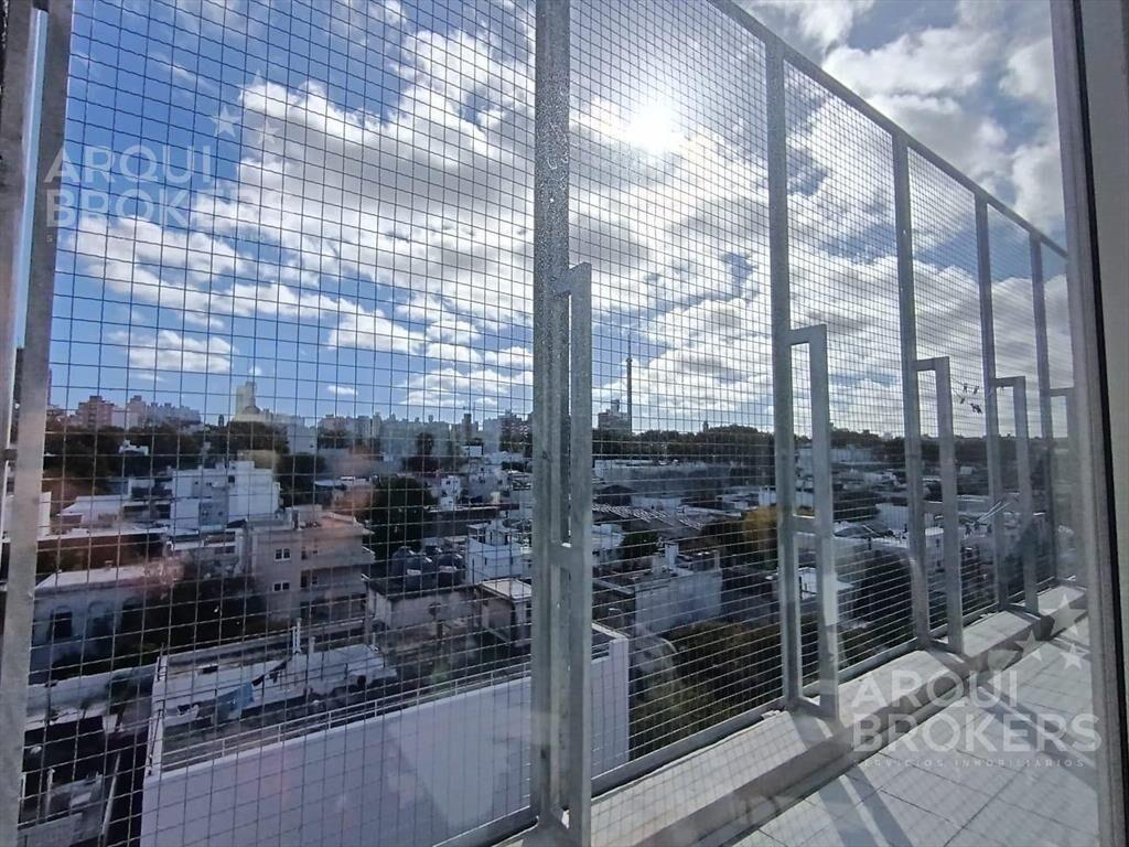 Venta apartamento dúplex tres dormitorios en Barrio Sur - 1