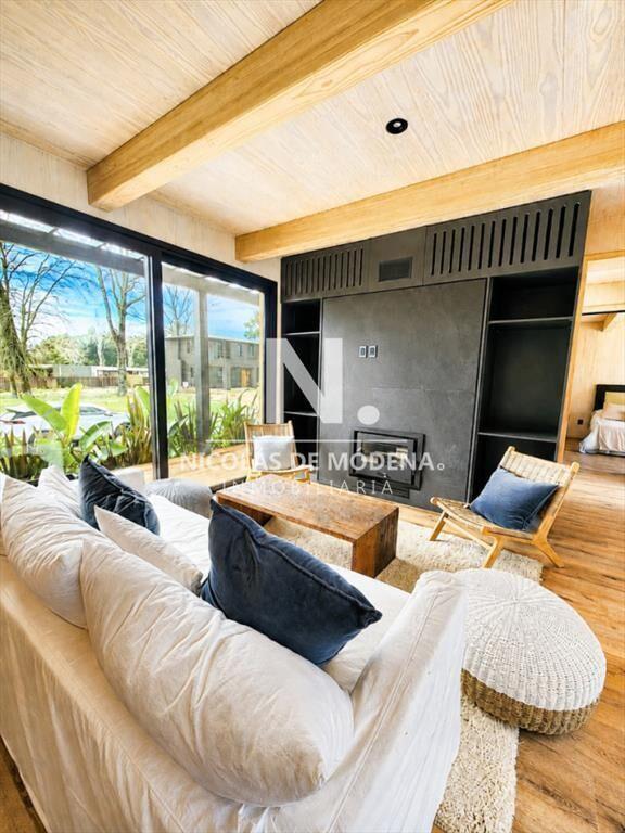 Hermosa casa de moderno diseño en venta en barrio privado