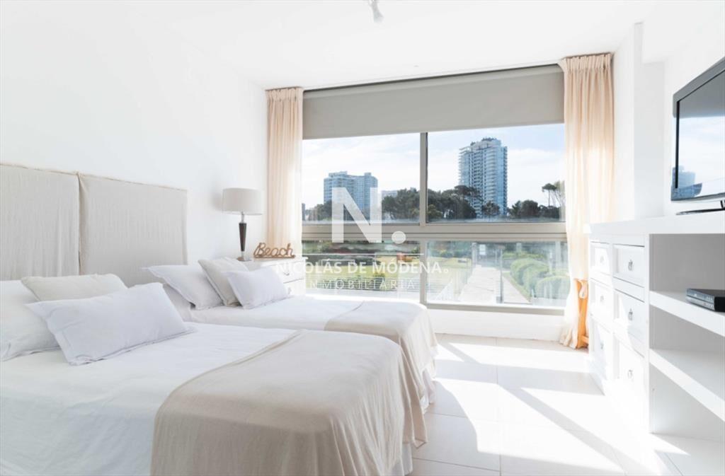 Departamento de 2 dormitorios + dep. en venta en
