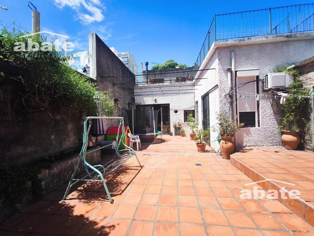 Venta Casa de 3 dormitorios, Escritorio y Jardín en Pocitos