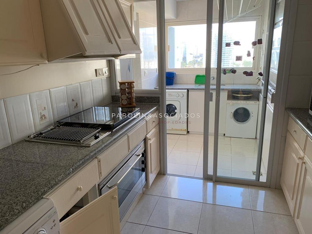 Apartamento en venta en Beverly Tower, Punta del