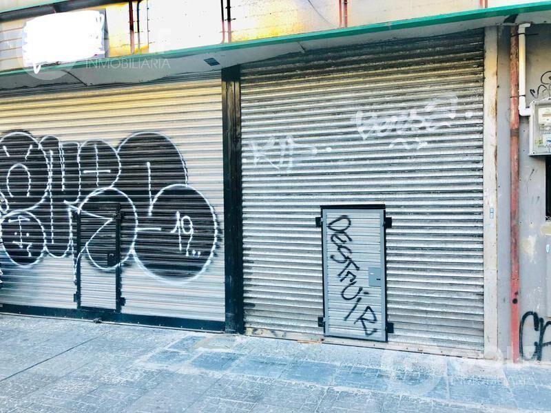 Vendo local comercial sobre 18 de julio con entrepiso, 142m