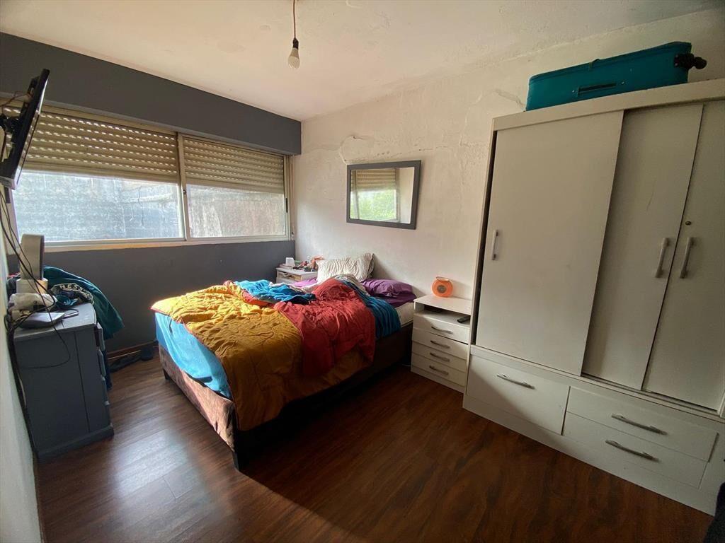 Casa a la venta en Tres Cruces atractiva para Reciclar
