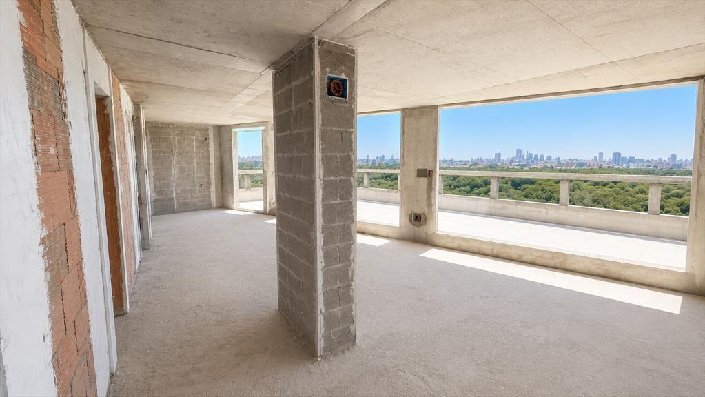 Venta de penthouse de 2 dormitorios en Parque Batlle. O2 To