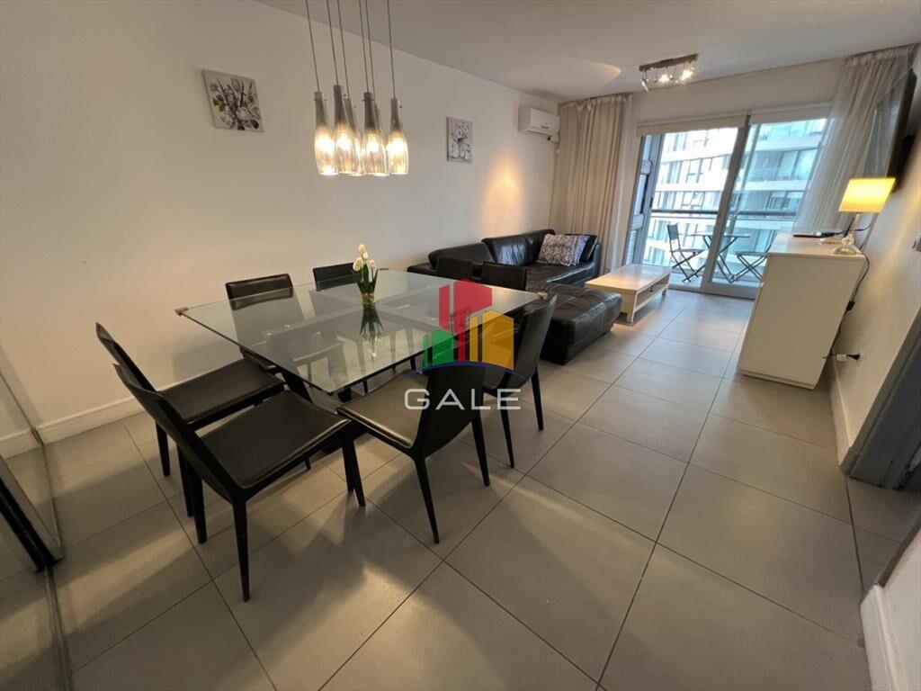 Apartamento de 2 dormitorios 2 baños, en venta.