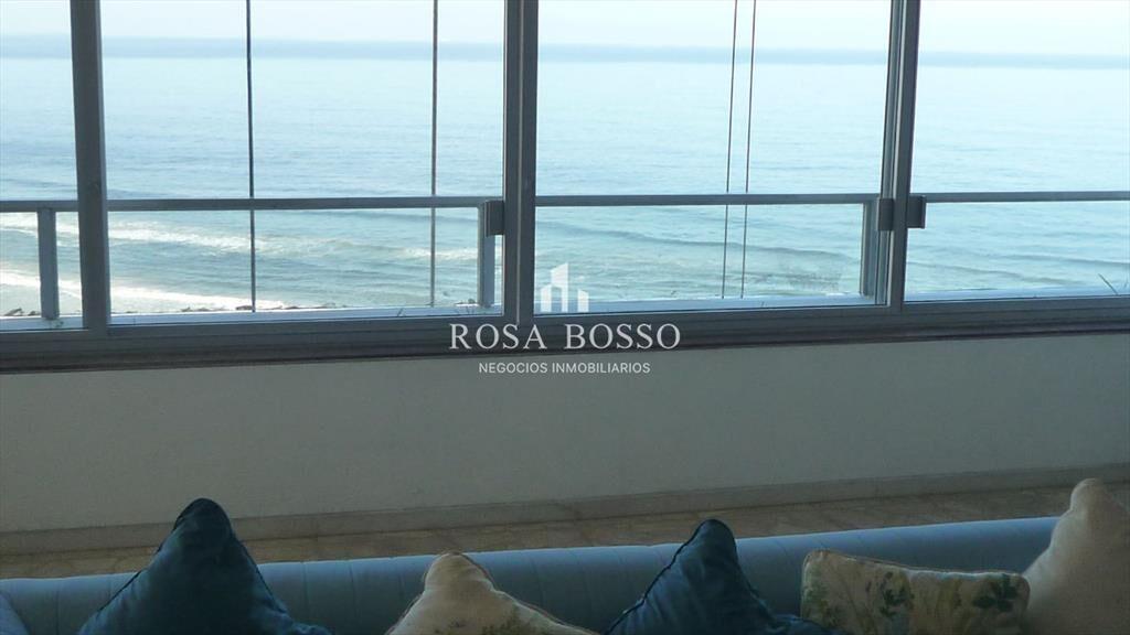 Apartamento en Brava, 3 dormitorios *