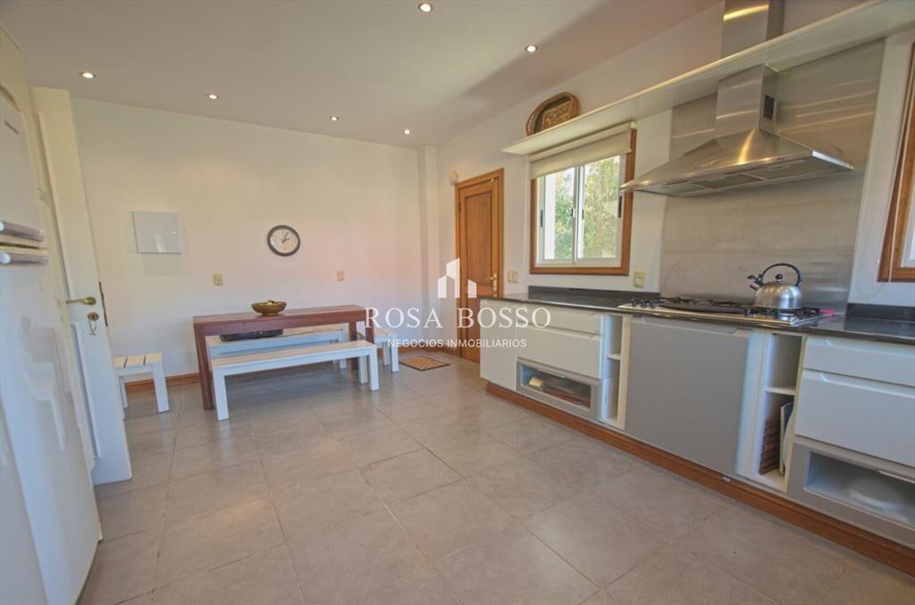 Casa de 5 dormitorios en venta Montoya