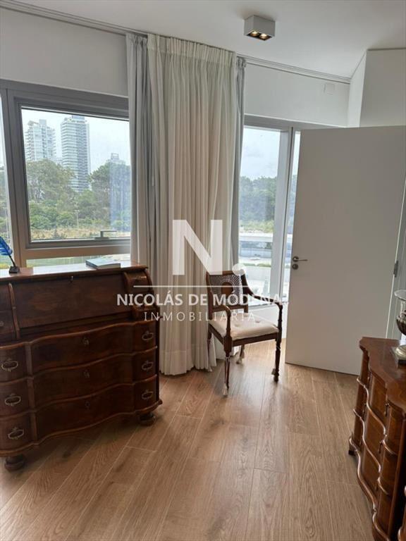 APARTAMENTO TORRE TRUMP 2 DORM. Y 3 BAÑOS