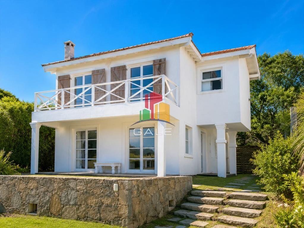Excelente Casa de 4 Dormitorios con Piscina y Parrillero en