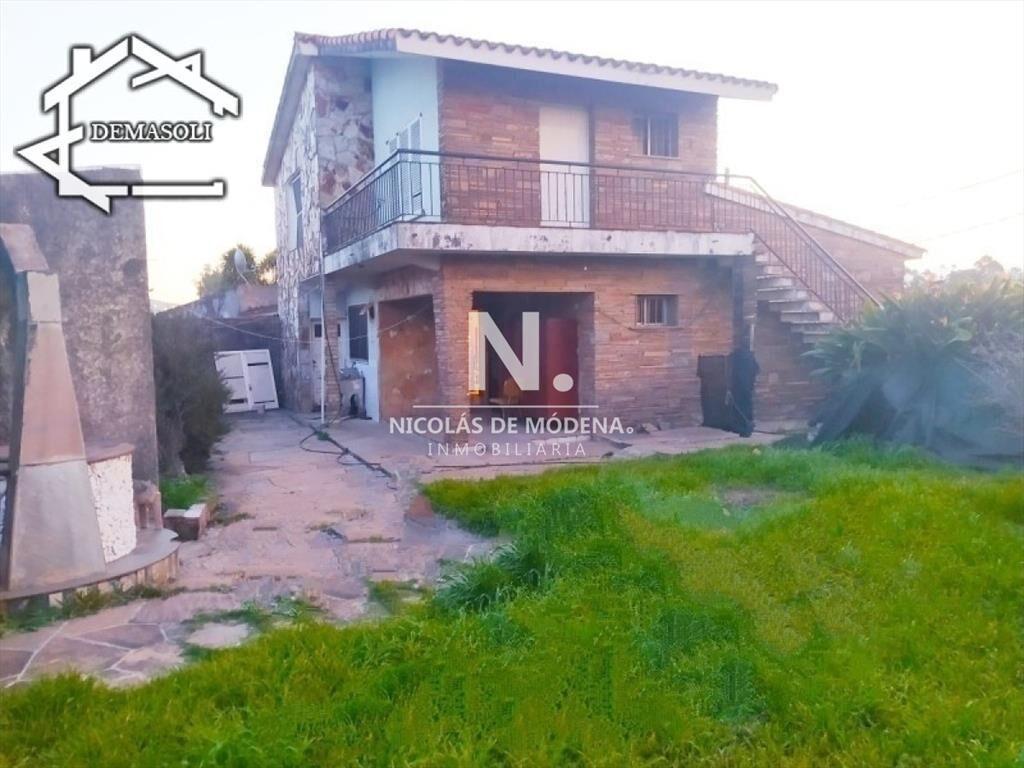 Se vende casa de gran porte, ubicada en la de la