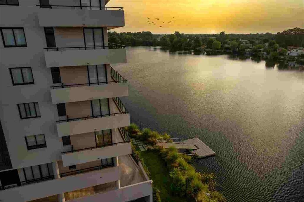 Venta apartamento 3 dormitorios en INTERLAGOS NOVO