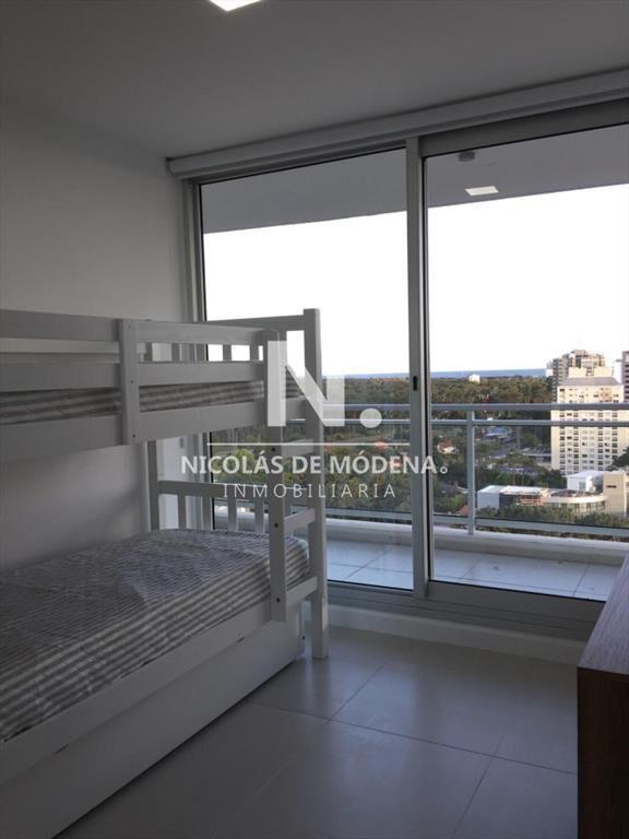 Departamento En Venta De 2 Dormitorios En Punta
