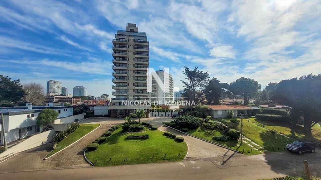 Apartamento de 2 dormitorios en venta en Punta