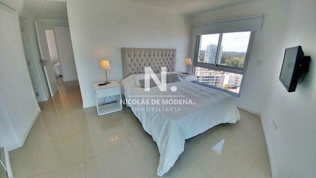 Apartamento en venta 3 dormitorios en Playa