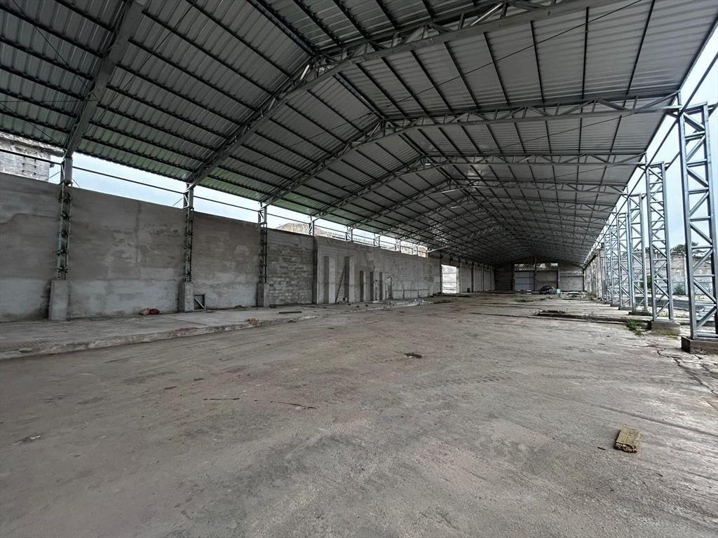 Proximo Garzón y San Quintin, Galpón de 2000m2, terreno de