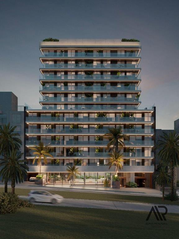 Venta apartamento piso 10 primera linea con cochera