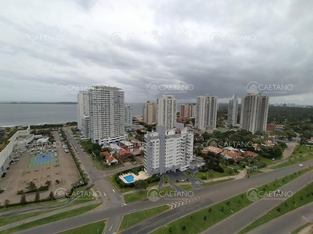Alquiler anual, temporal apartamento 2 dormitorios. Playa m