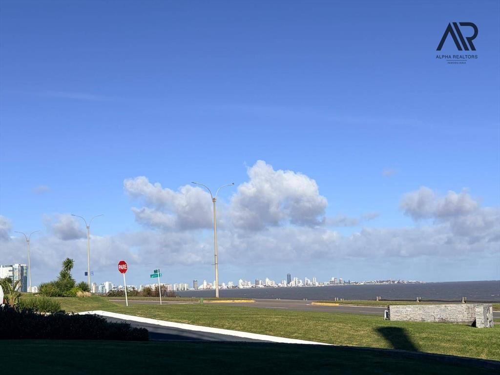 Apartamento en alquiler vista al mar c/ cochera en Pinares
