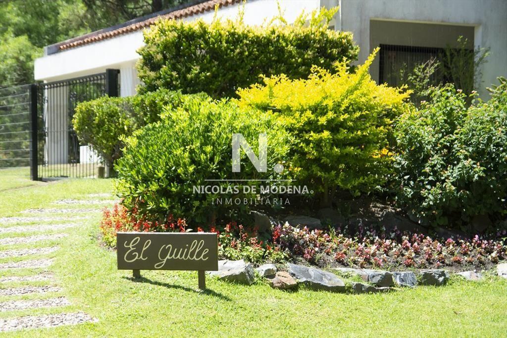 Hermosa casa en venta a pocos metros del mar.