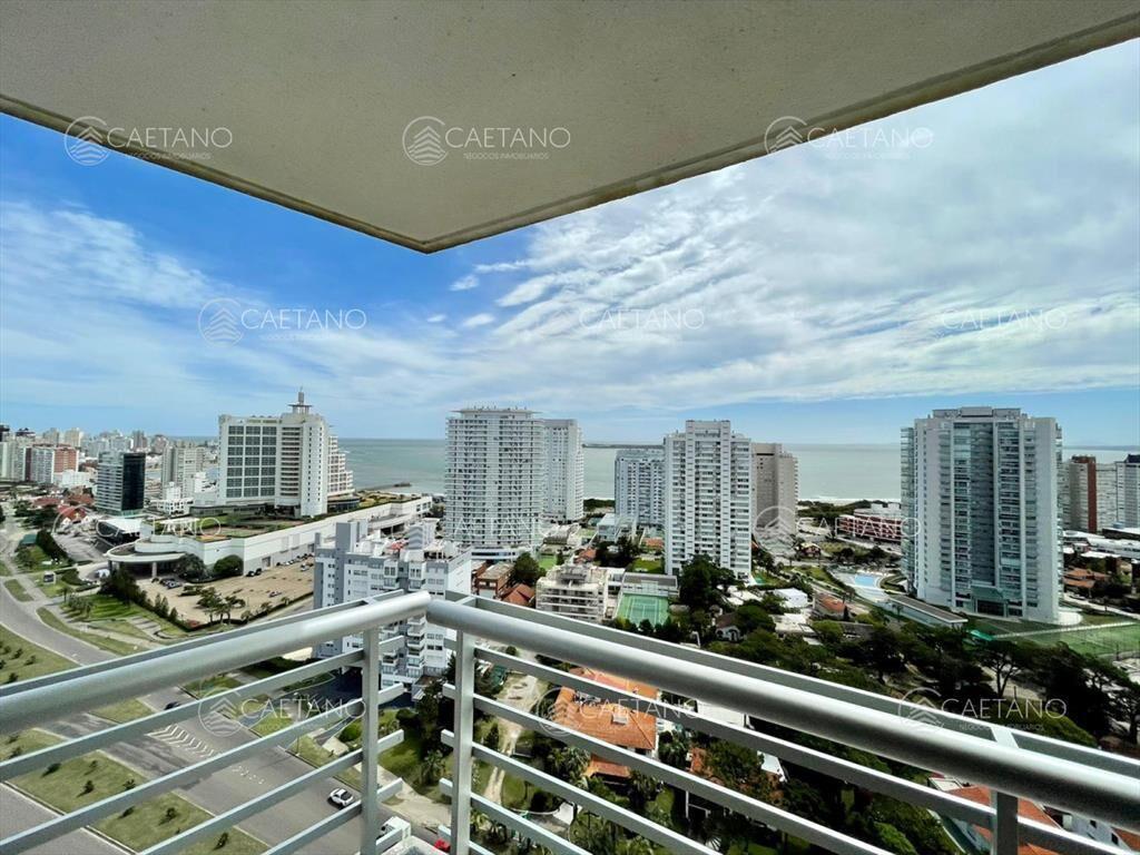 Excepcional apartamento de 4 dormitorios en piso