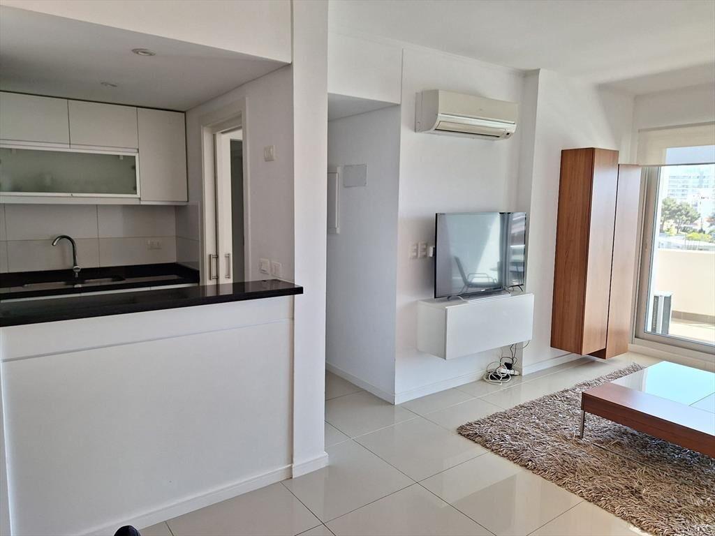 Venta apartamento 2 dormitorios zona Brava