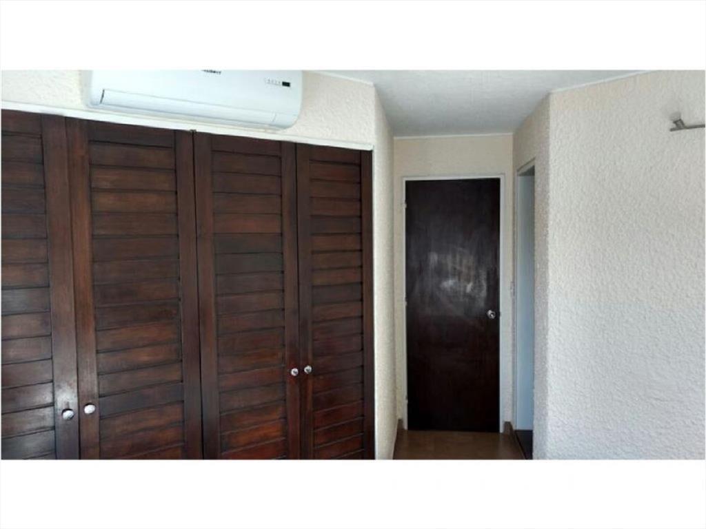 En alquiler.. Av. Roosevelt. Edificio con servicios.