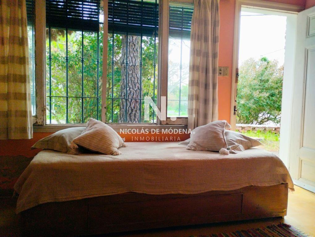 Vende casa de 4 dormitorios, con parrillero en