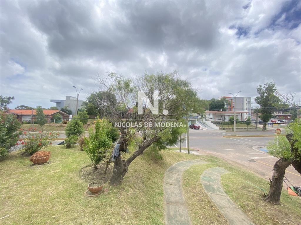 CASA EN VENTA EN PLAYA MANSA, PARADA 25, PUNTA
