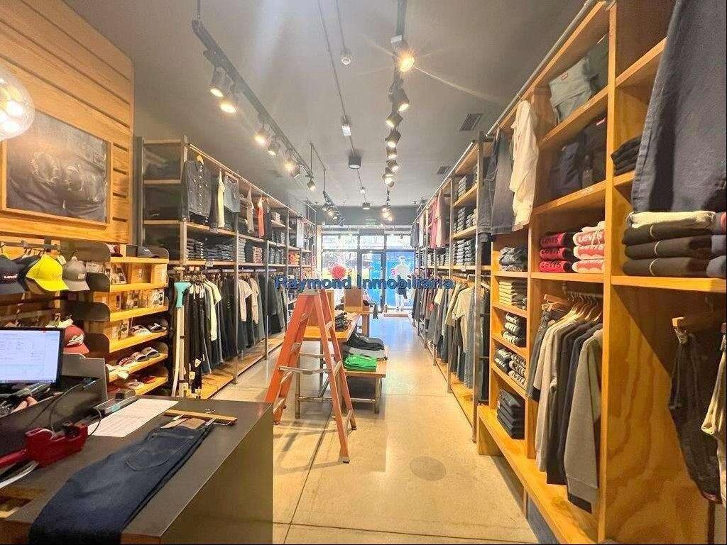 ALQUILER Local comercial de 120m2 en Centro sobre 18 de jul